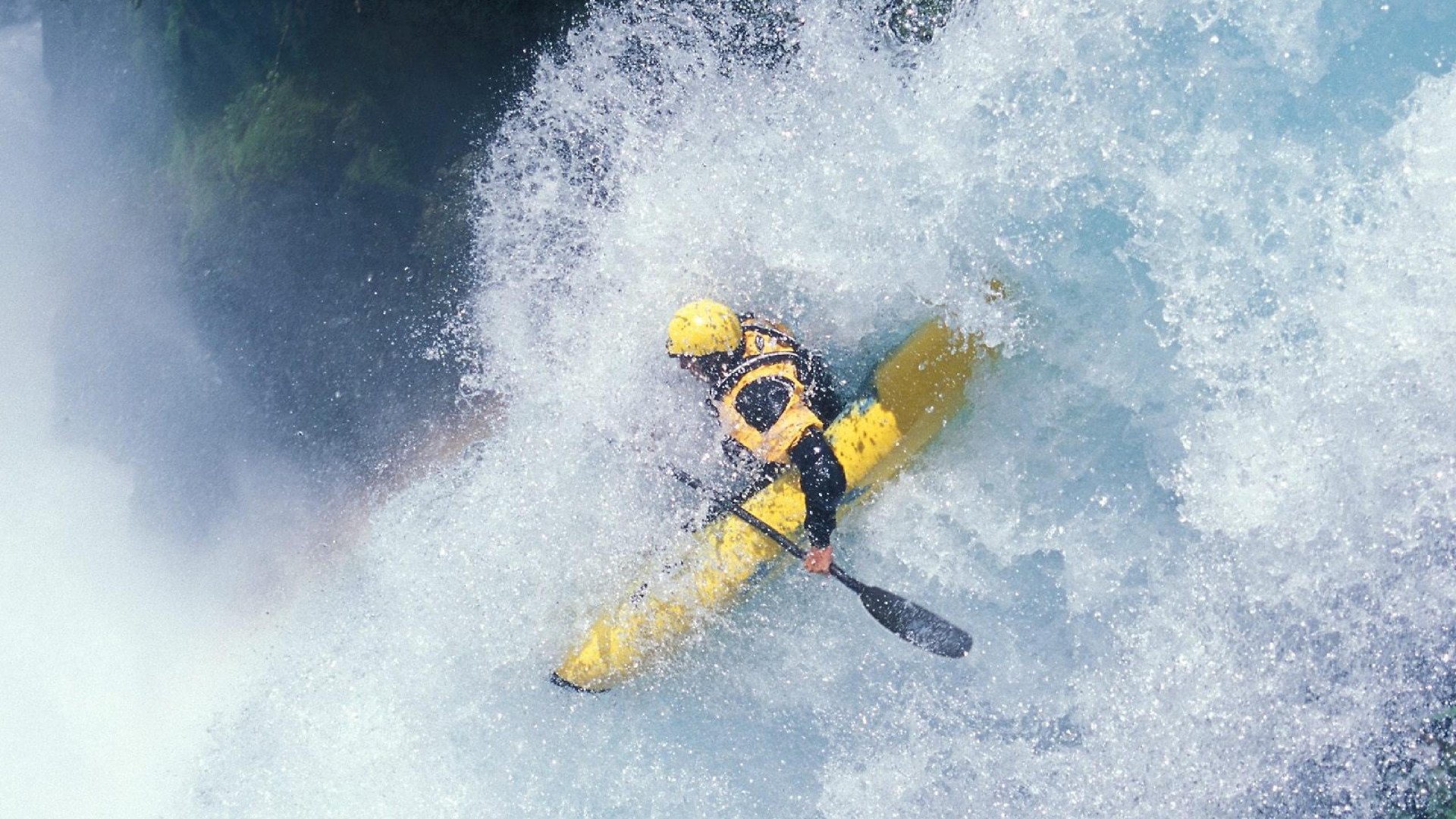 KAIYUN 中国大陆-骑士训练结束后球员集体志愿清洁球馆，骑士队人员